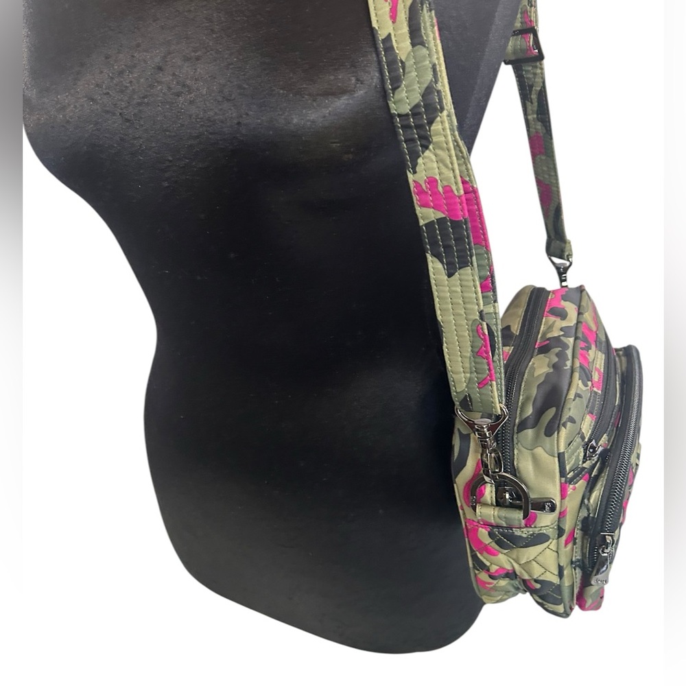 LUG Carousel Convertible Camo Green Pink Crossbody or to a Belt Bag Travel Purse - Picture 7 of 16